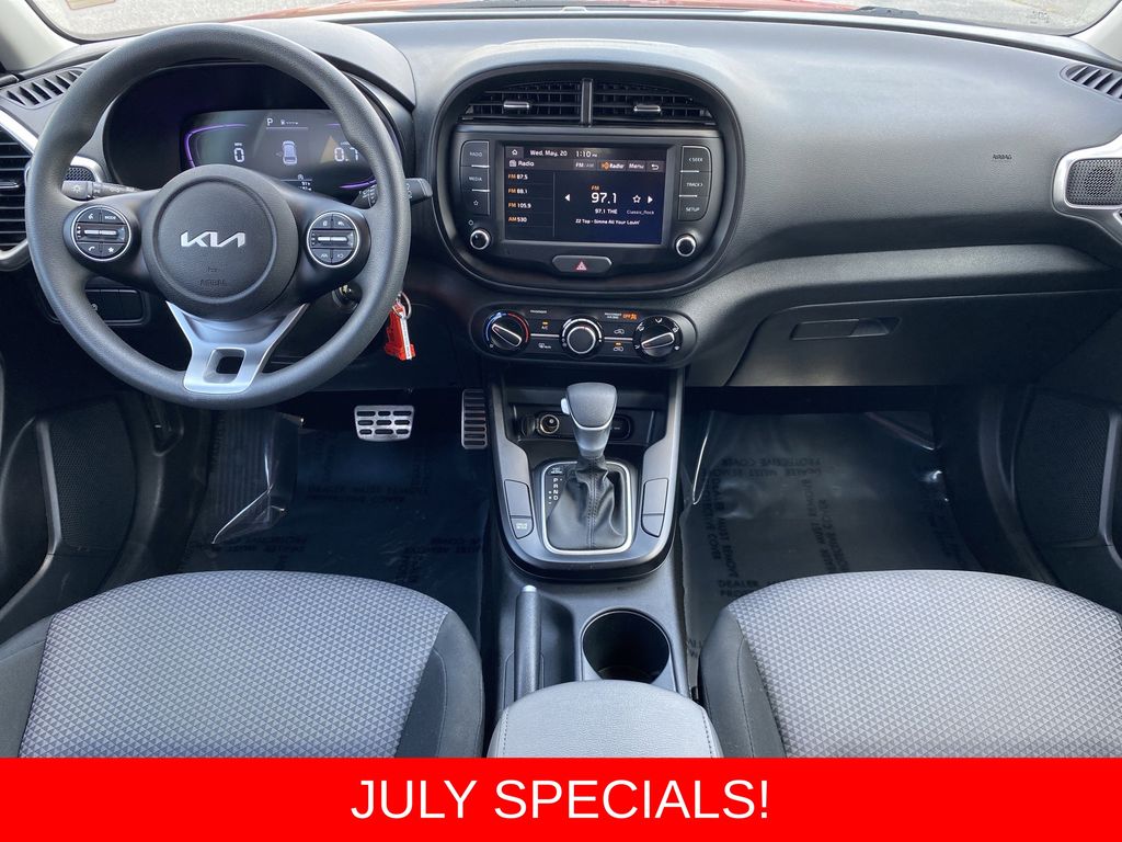 2025 Kia Soul LX - Photo 12