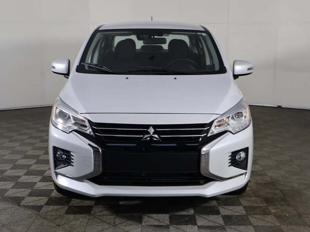 Used 2024 White Mitsubishi SE image 9