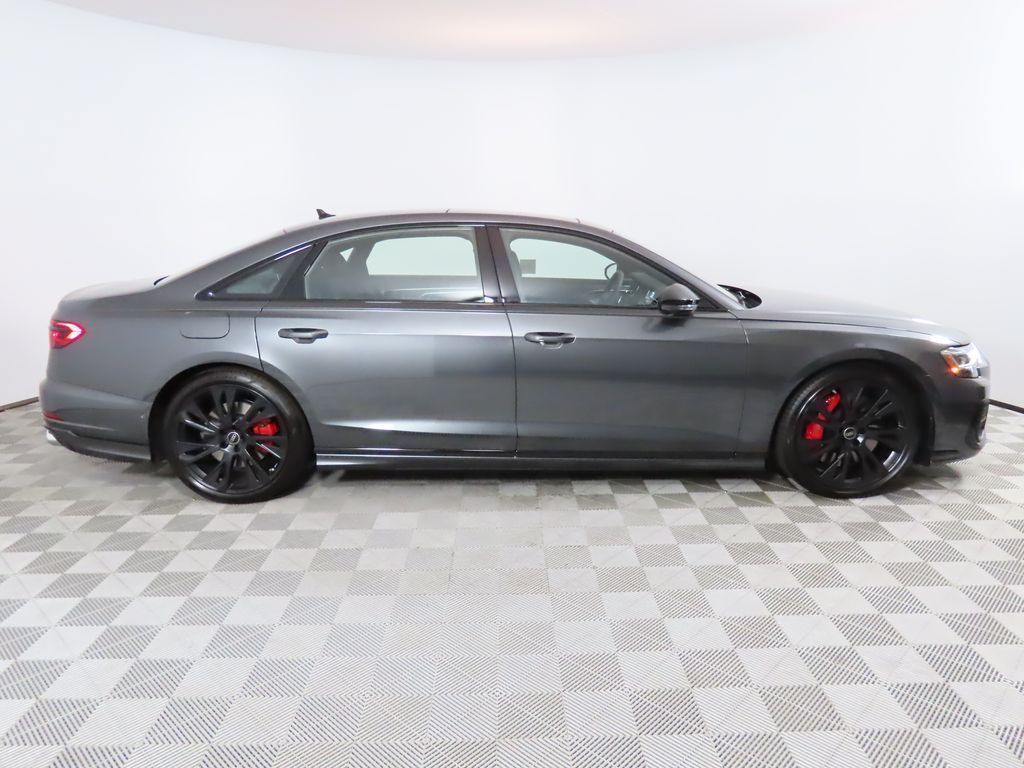 Thumbnail: 2025 Audi S8 - 6