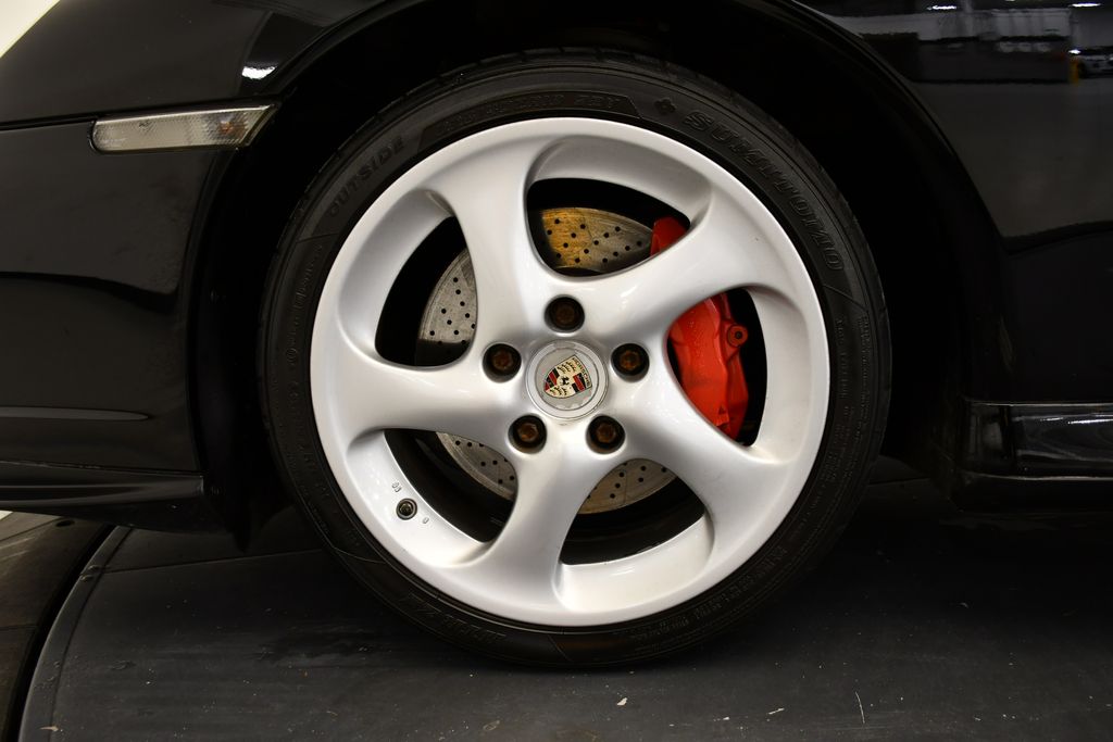 Thumbnail: 2003 Porsche 911 - 15