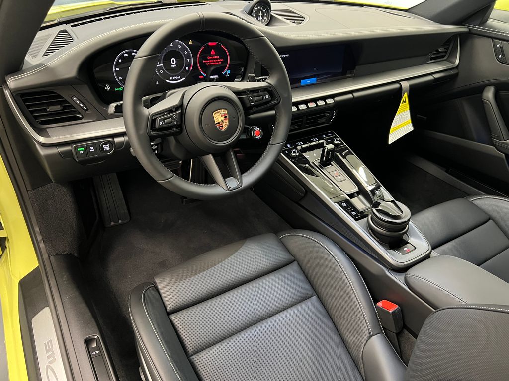 Thumbnail: 2026 Porsche 911 - 14