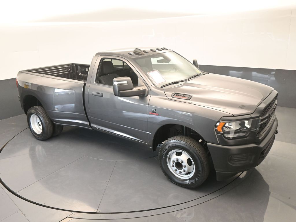 Used 2024 Granite Crystal Metallic Clearcoat Ram Tradesman image 46