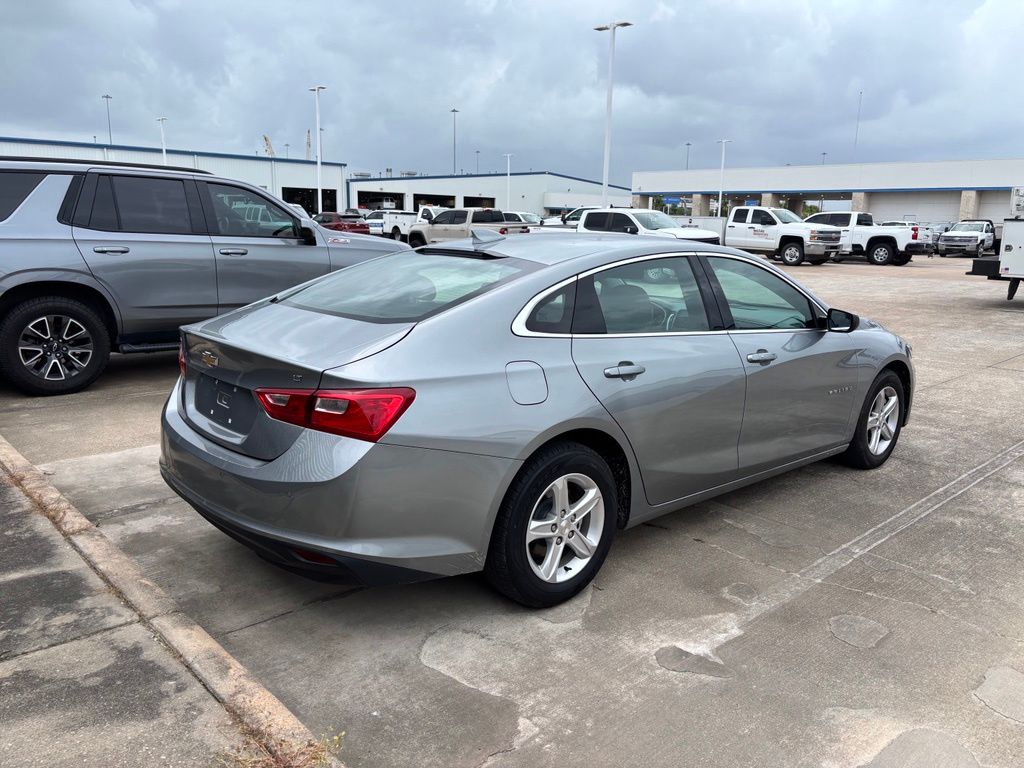 2024 Chevrolet Malibu LT - 4