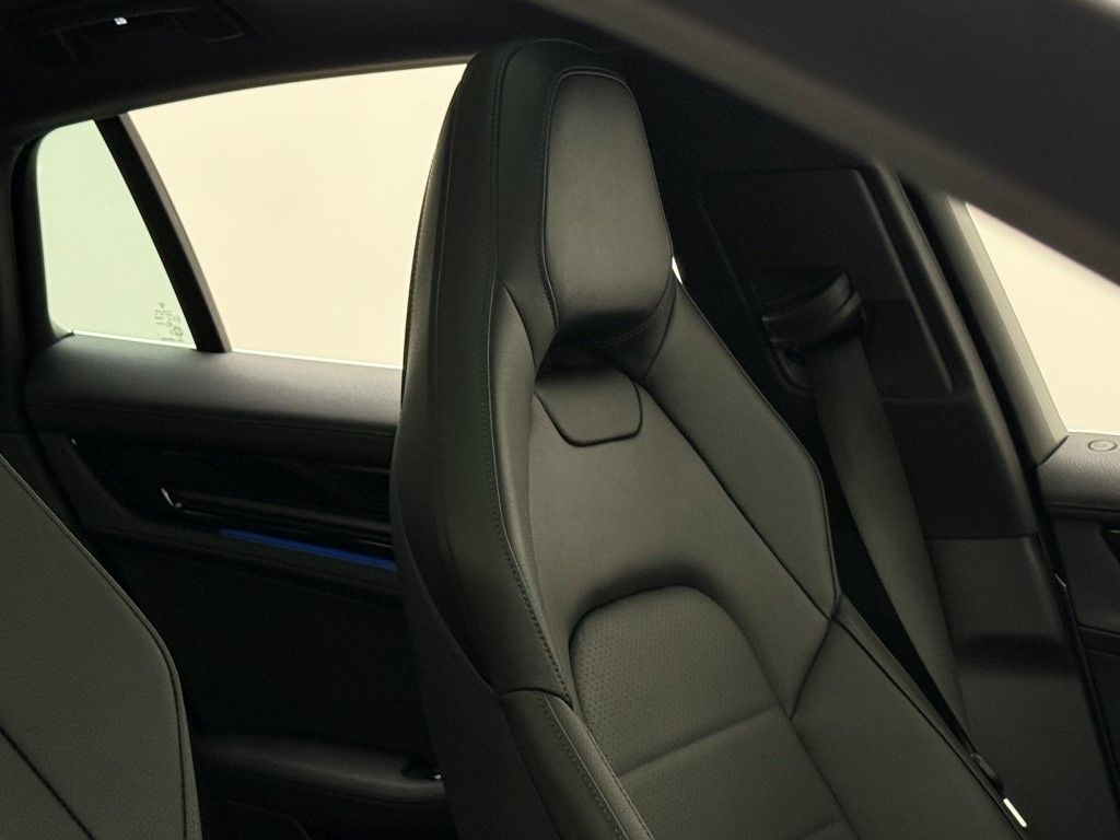 Thumbnail: 2025 Porsche Panamera - 29