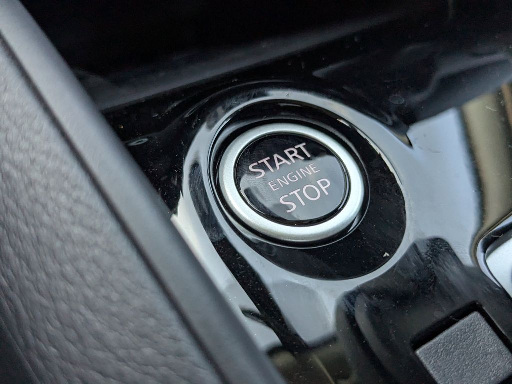 New 2025 Nissan Versa Sedan