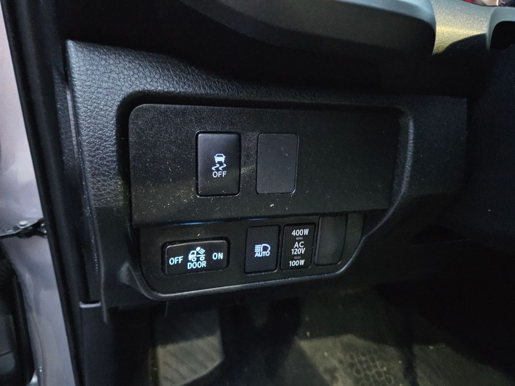 2021 Toyota Tacoma TRD Sport 17