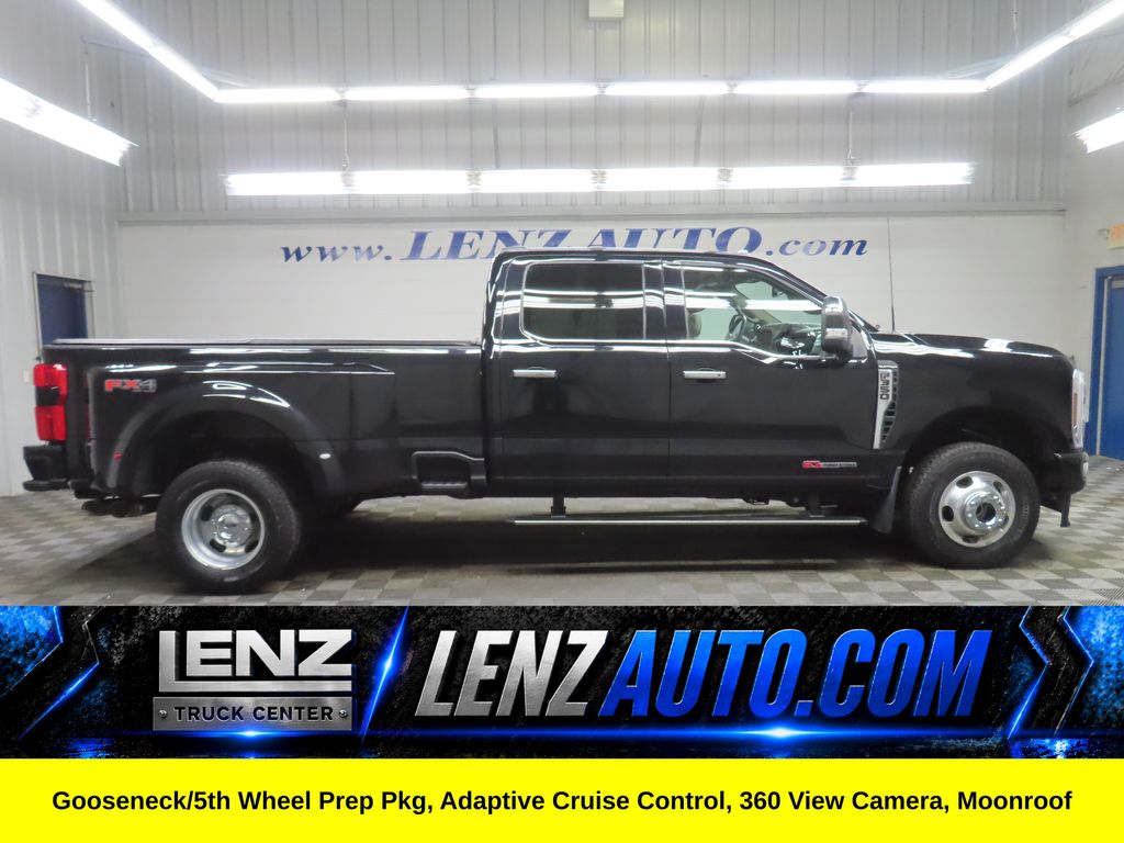 Agate Black Metallic 2025 Ford F-350 Super Duty Pickup Truck Four-Wheel Drive Automatic