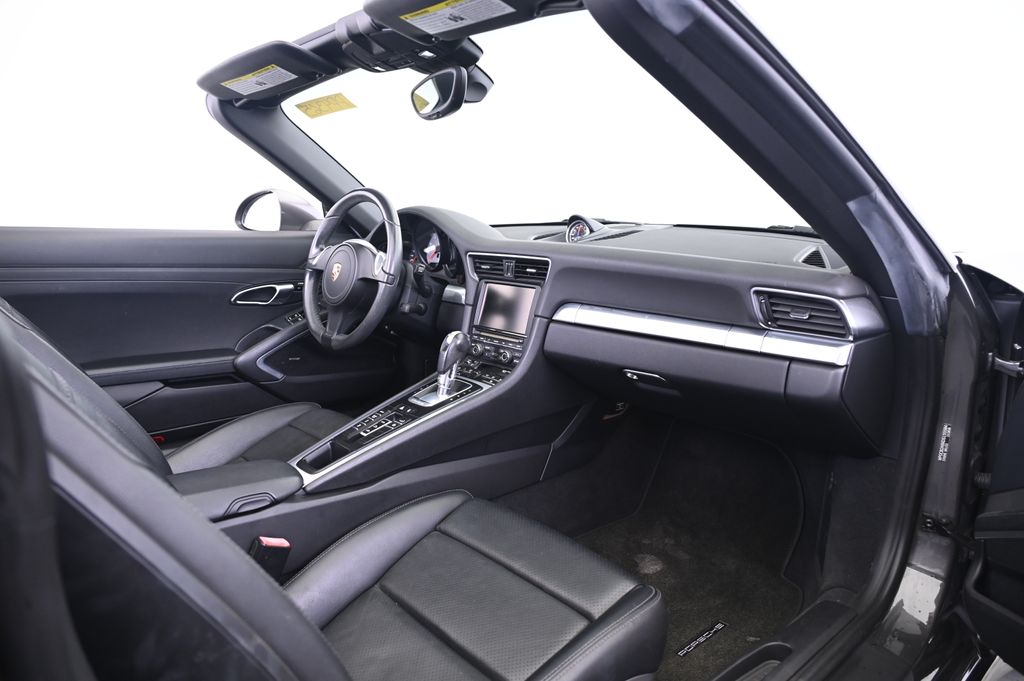 Thumbnail: 2013 Porsche 911 - 18