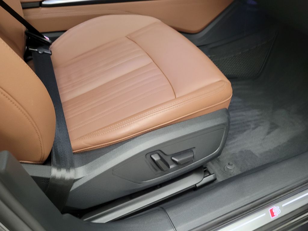 Thumbnail: 2022 Audi A6 - 13