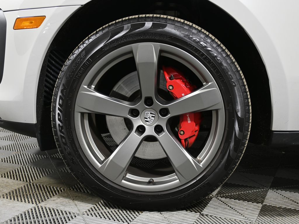 Thumbnail: 2022 Porsche Macan - 12