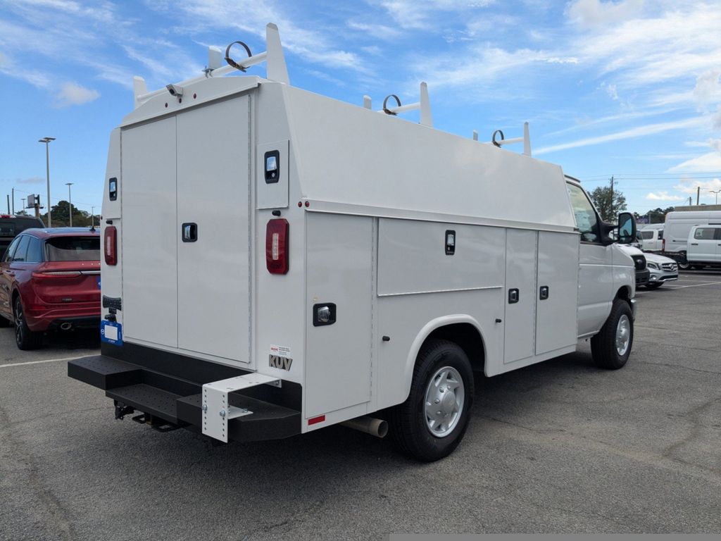 2026 Ford E-350 Cutaway 