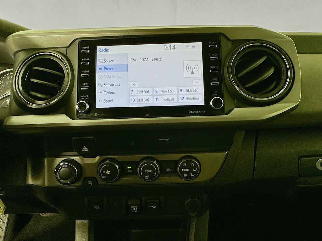 Thumbnail: 2020 Toyota Tacoma - 14