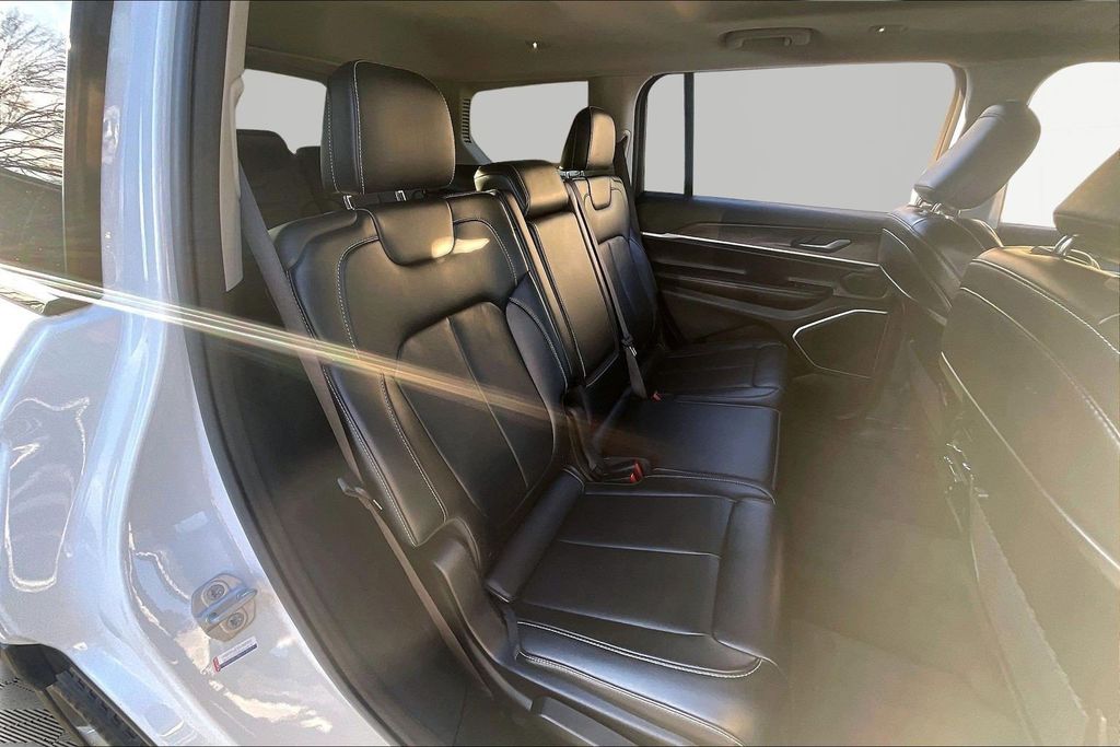 JeepGrand Cherokee L24