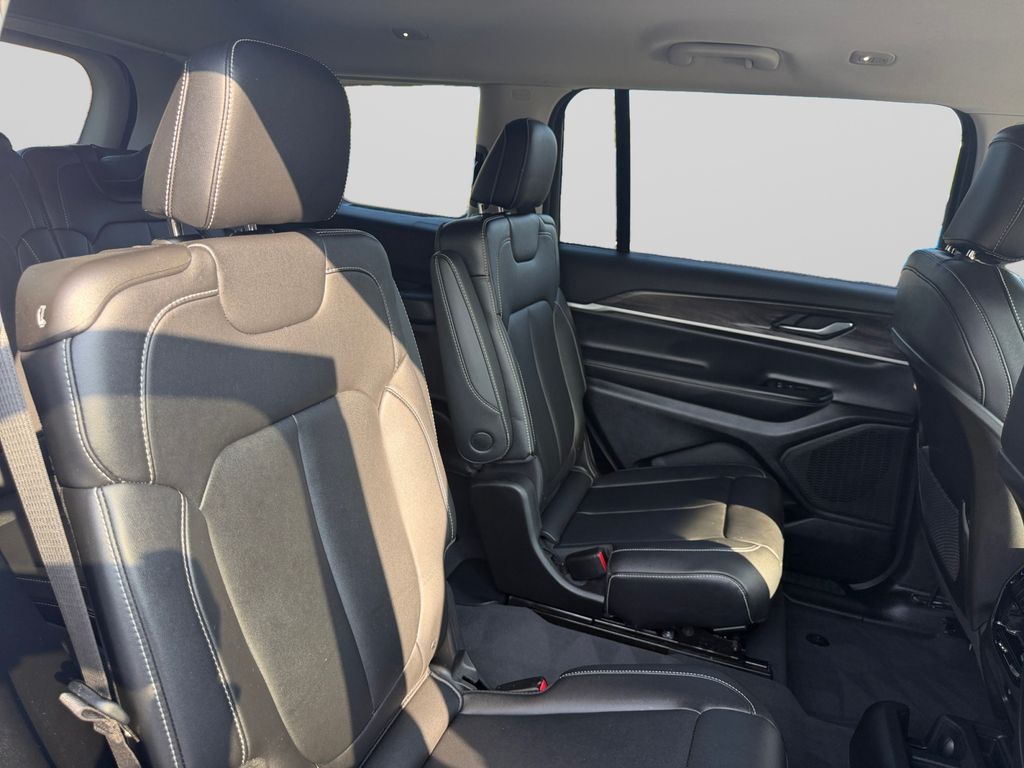 2023 Jeep Grand Cherokee L Limited White at South Hills CDJR