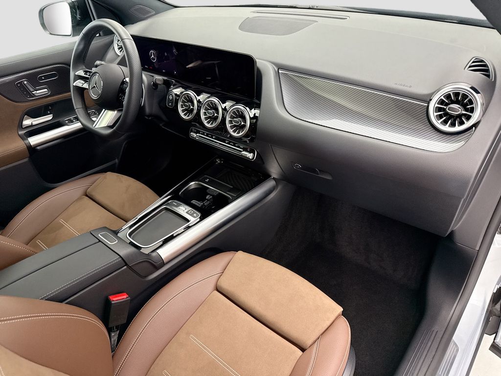 Used 2025 Silver Mercedes-Benz GLA 250 image 19