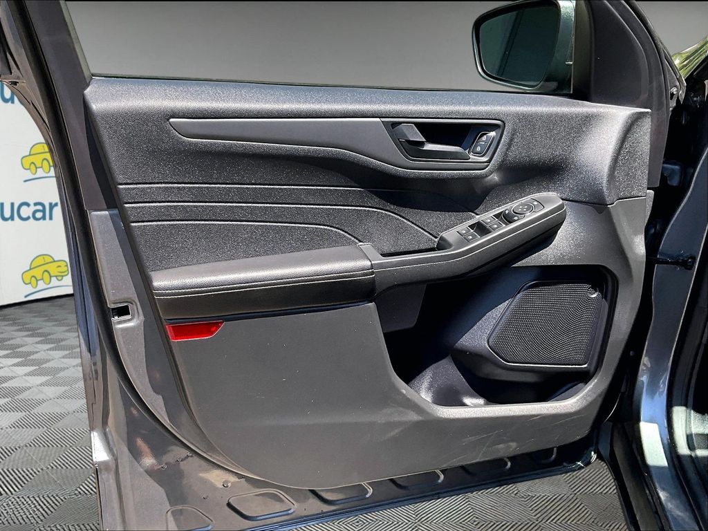 2023 Ford Escape — photo 9