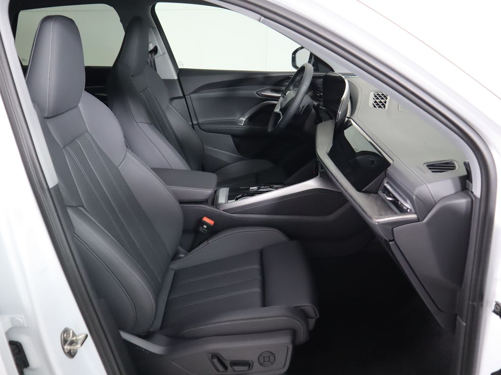 Thumbnail: 2025 Audi Q5 - 22