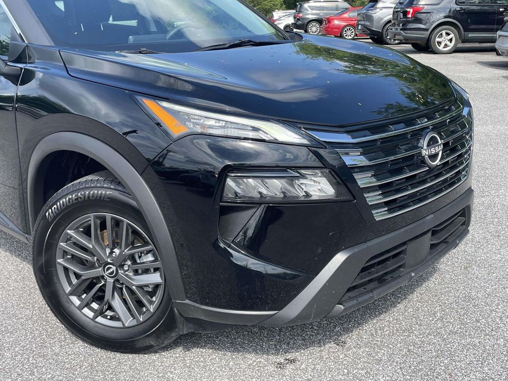2025 Super Black Nissan Rogue S FWD SUV