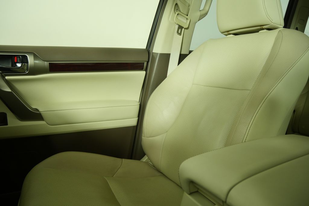 Thumbnail: 2019 Lexus GX - 27