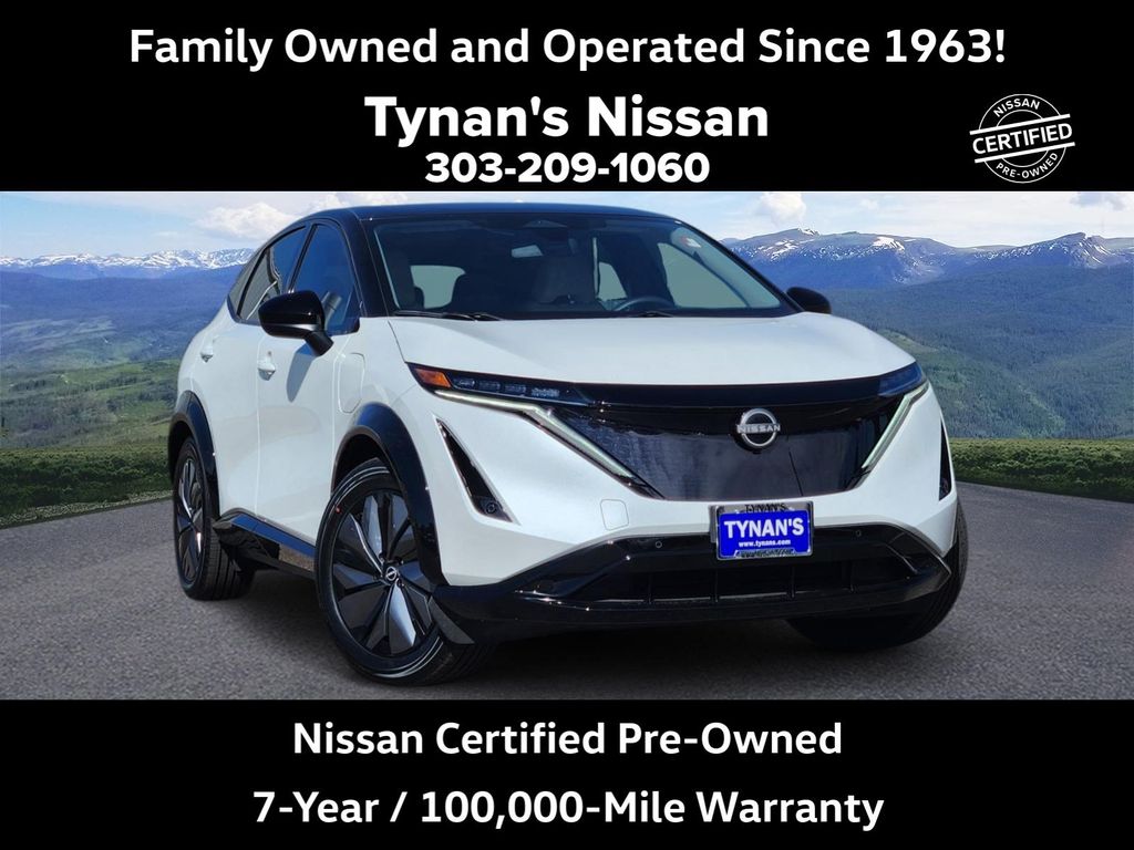 Everest White/Blk Diamond 2025 Nissan Ariya SUV / Crossover All-Wheel Drive Continuously Variable Transmission