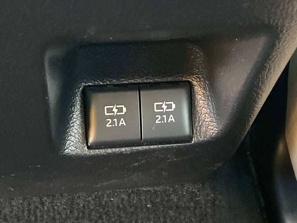 Used 2022 Black Toyota SR5 image 25