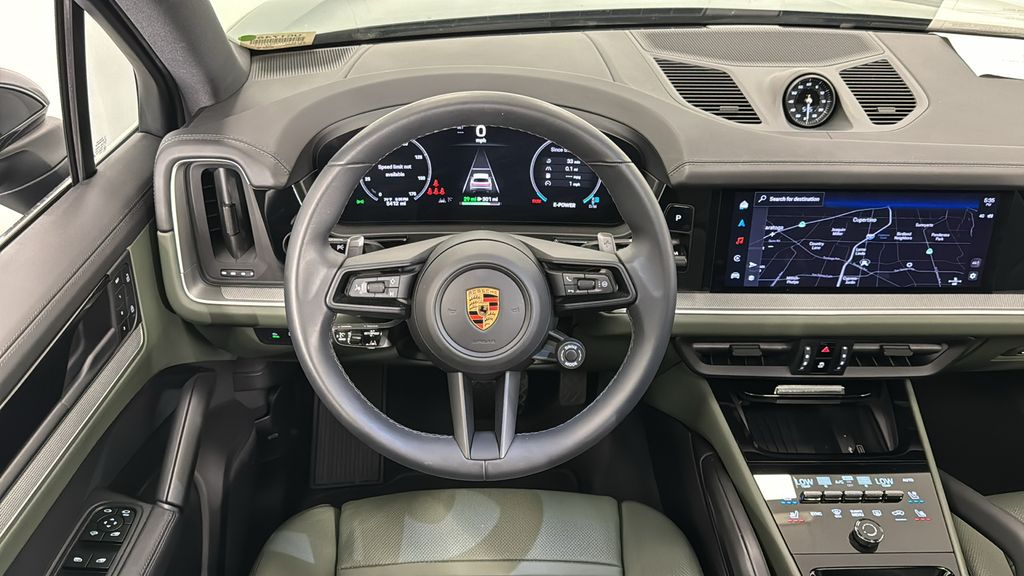 2024 Porsche Cayenne E-Hybrid 16