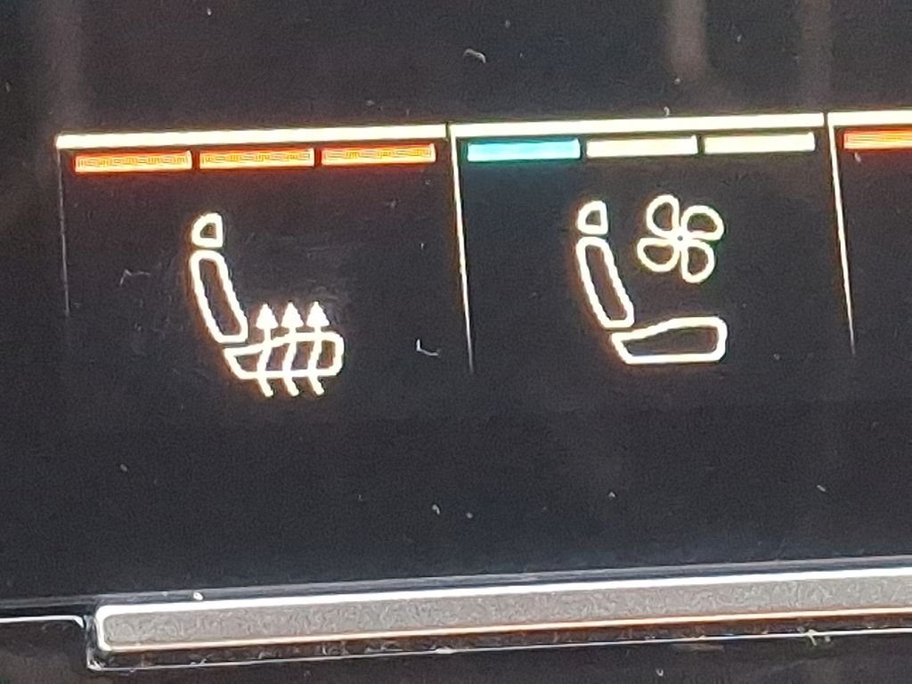 Thumbnail: 2021 Audi A8 - 24