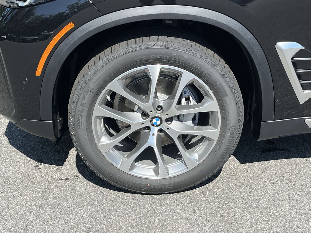 Thumbnail: 2026 BMW X5 - 10