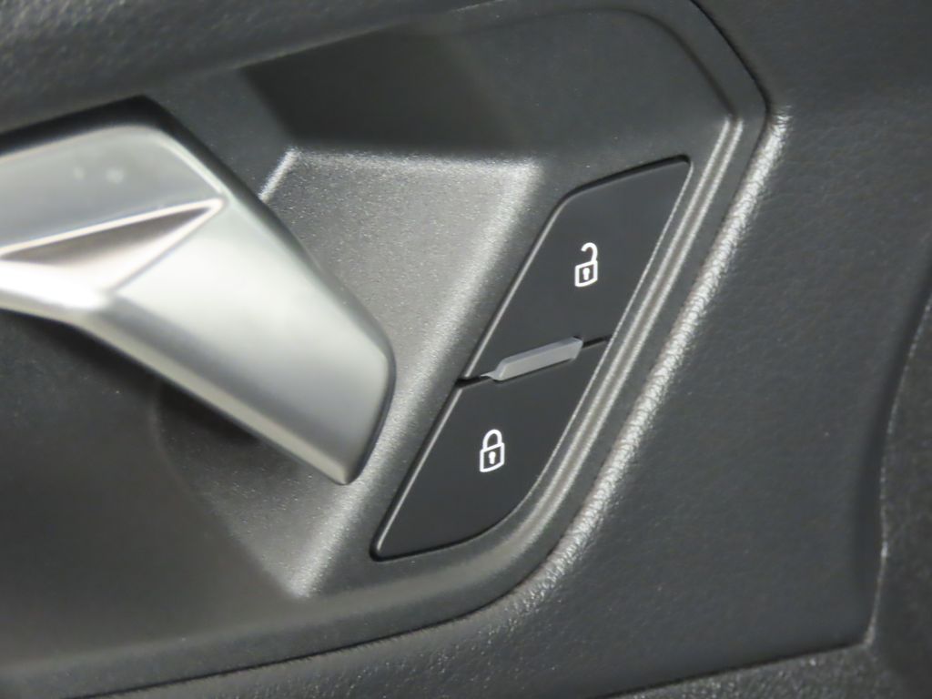 Thumbnail: 2025 Audi Q3 - 31