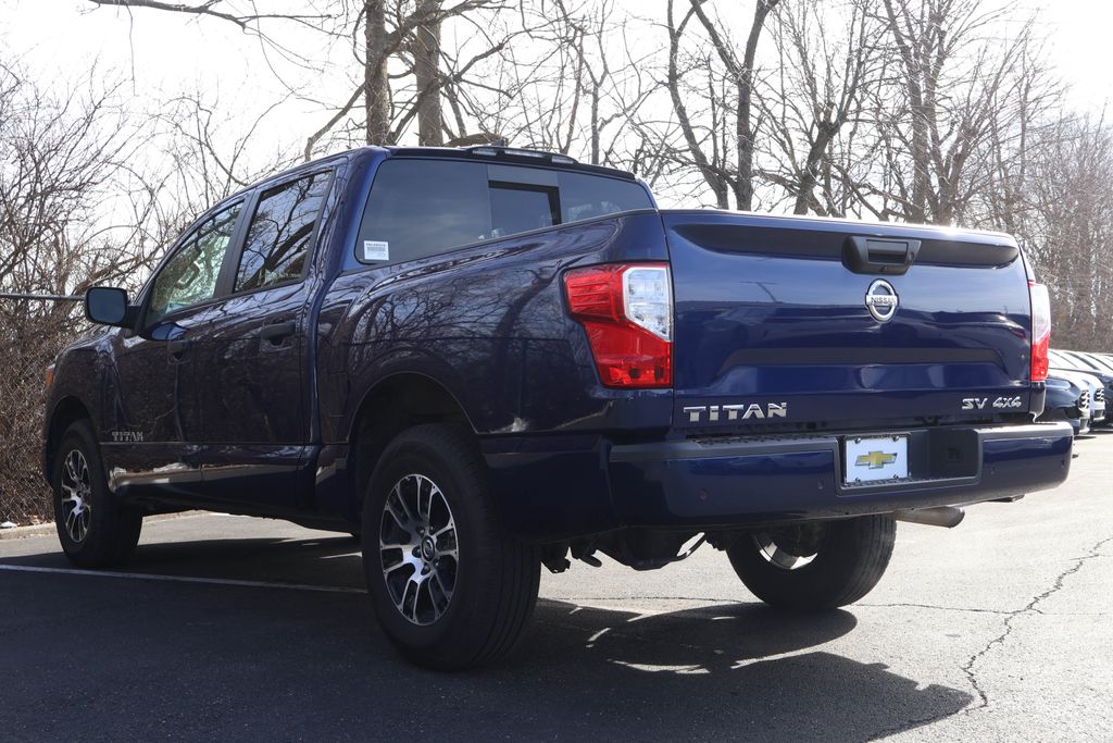 2022 Nissan Titan SV 5