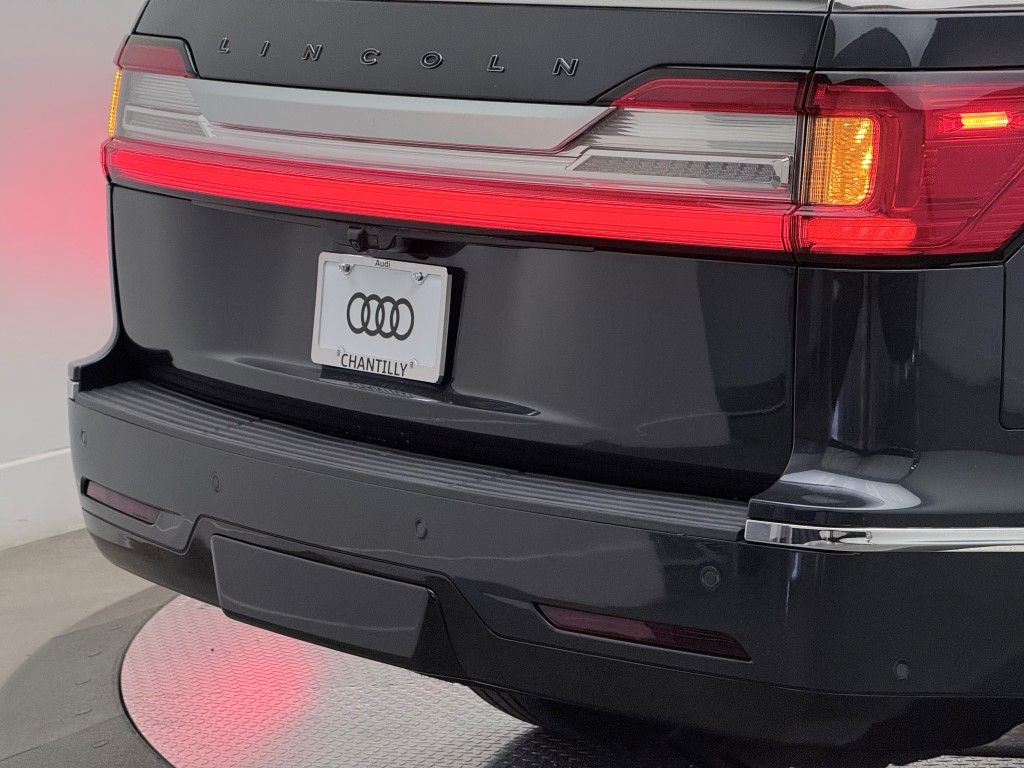 Thumbnail: 2021 Lincoln Navigator - 14