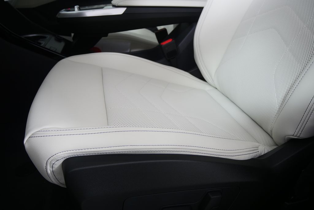 Thumbnail: 2026 BMW X1 - 10