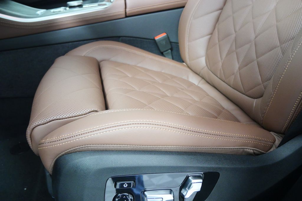 Thumbnail: 2026 BMW X5 - 10