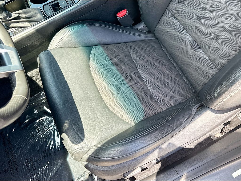 Used 2018 Gray Hyundai Sport+ image 19