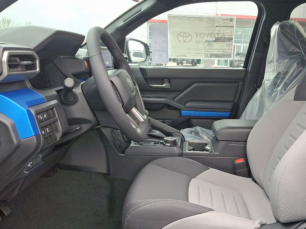 2025 Toyota Tacoma TRD Off-Road 6