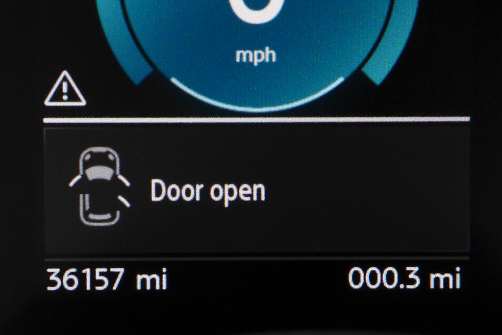 Thumbnail: 2023 MINI Cooper - 32