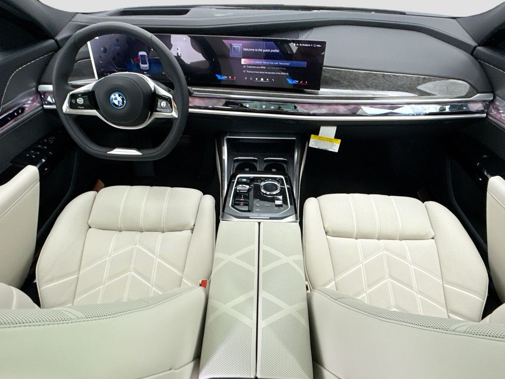 Thumbnail: 2026 BMW i7 - 13
