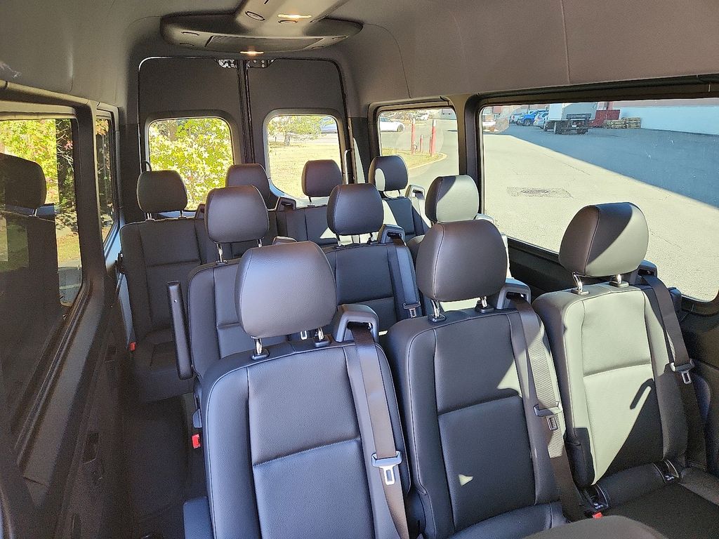 Thumbnail: 2025 Mercedes-Benz Sprinter - 7