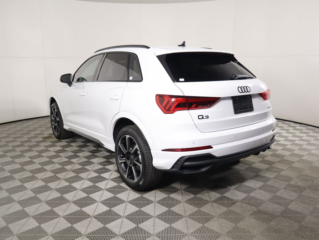 Thumbnail: 2025 Audi Q3 - 8
