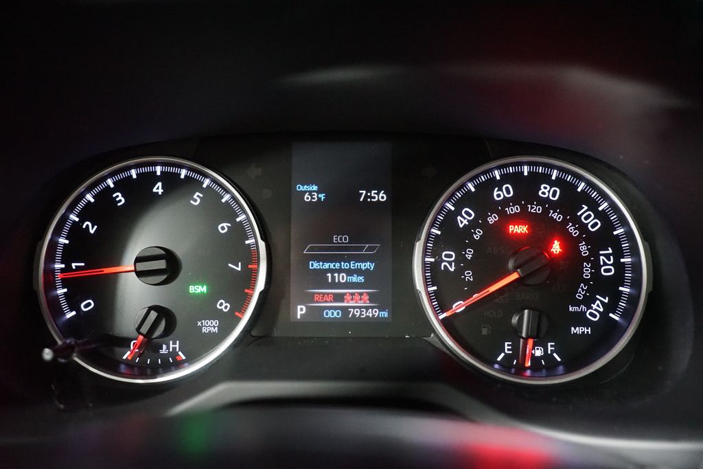 Thumbnail: 2021 Toyota RAV4 - 15