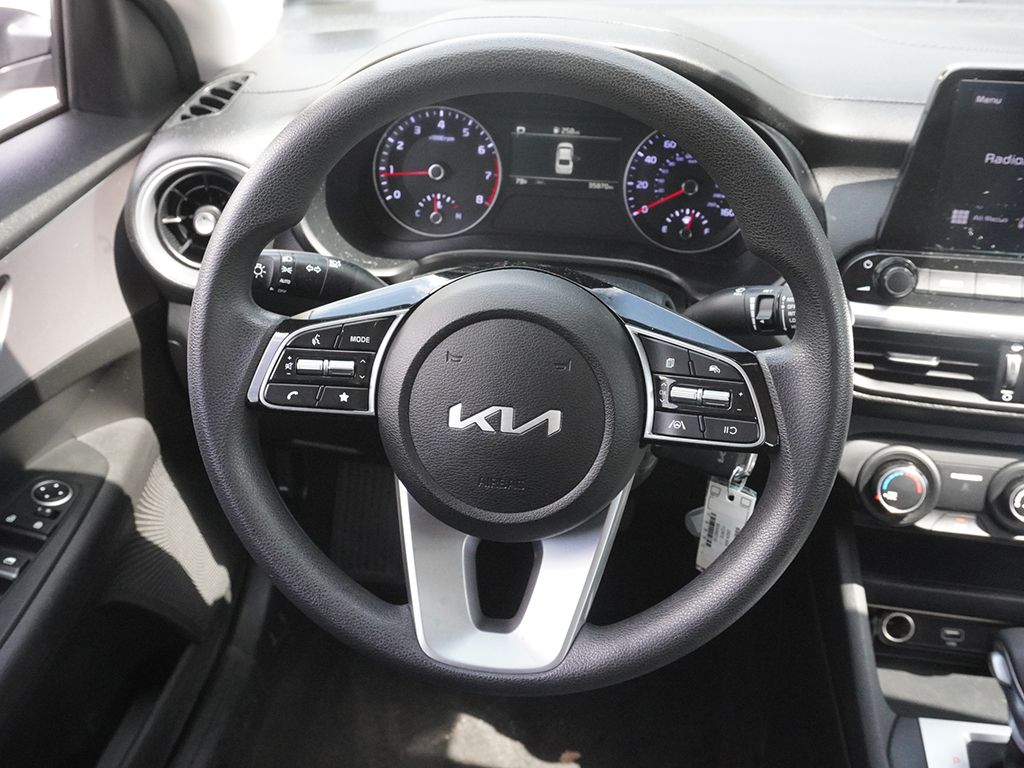 Used 2024 White Kia LXS image 37