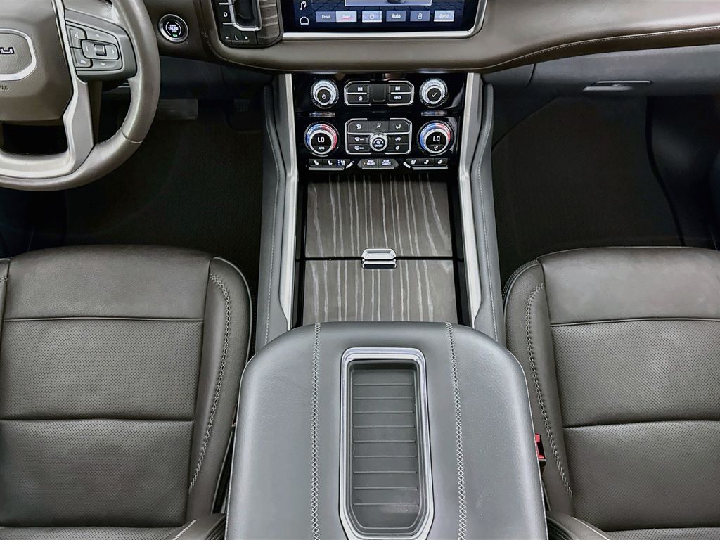 Thumbnail: 2023 GMC Yukon XL - 16