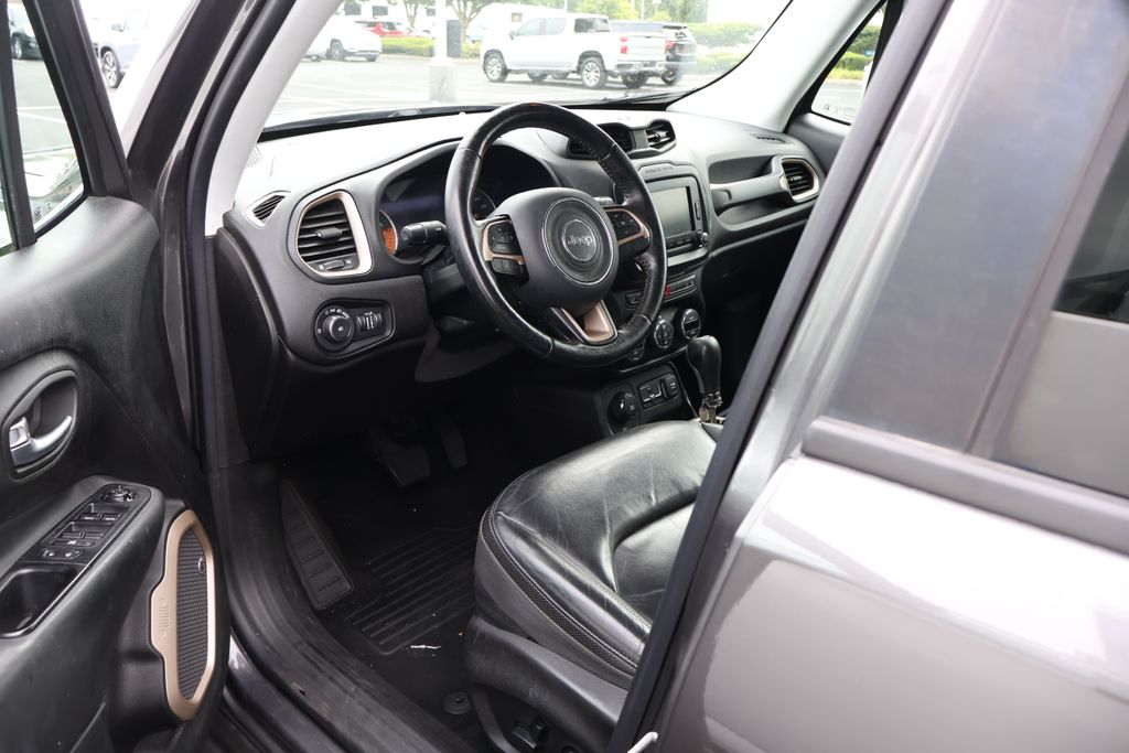 Thumbnail: 2016 Jeep Renegade - 12