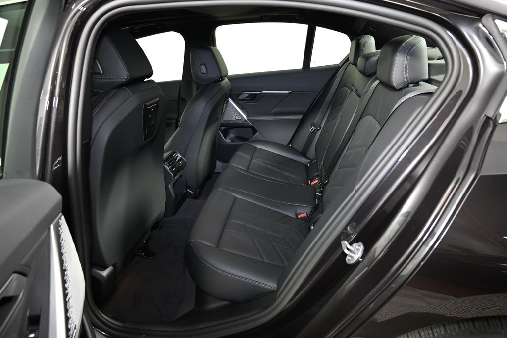 Thumbnail: 2025 BMW 5 Series - 24