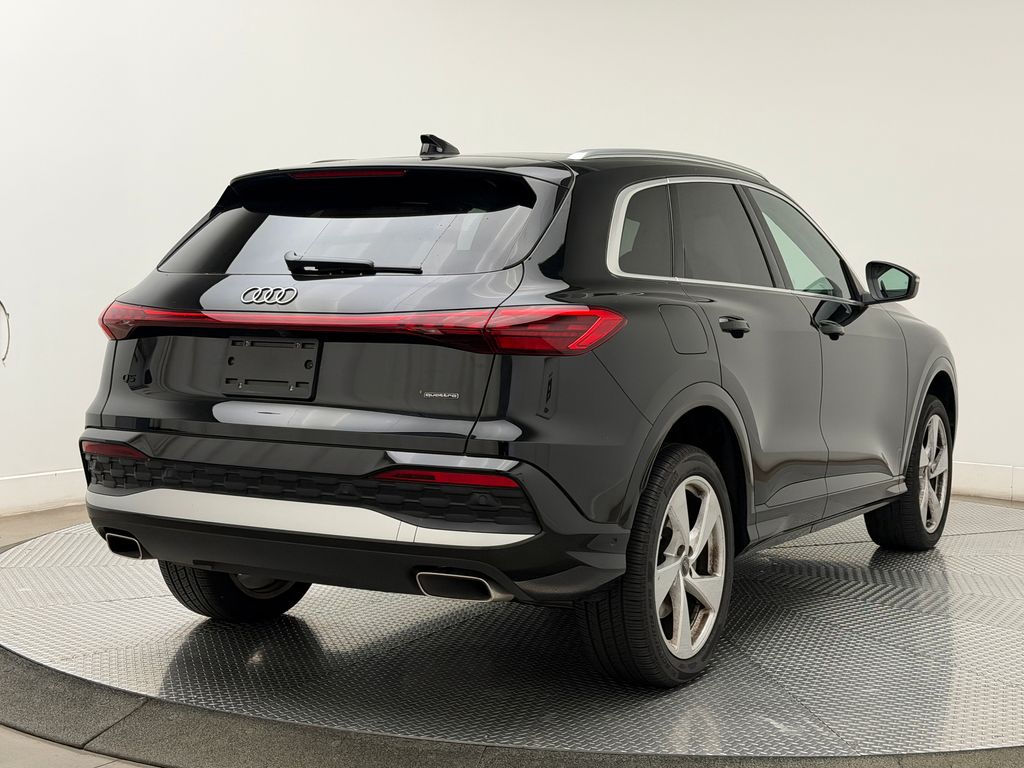 Thumbnail: 2025 Audi Q5 - 6
