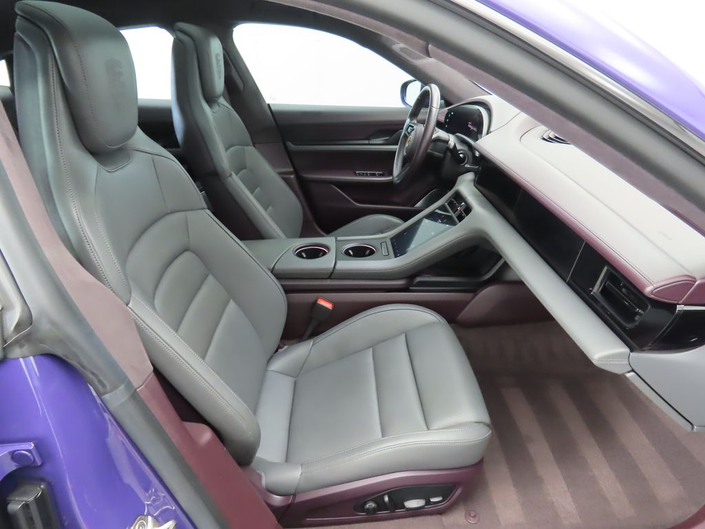 Thumbnail: 2022 Porsche Taycan - 20