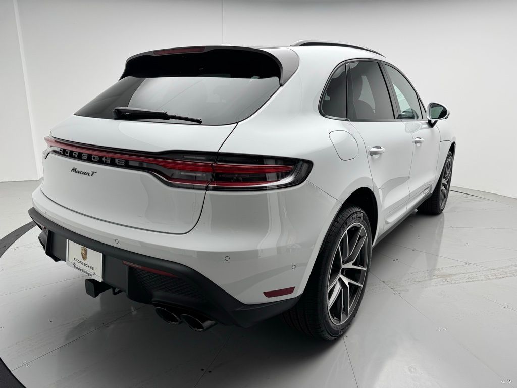 2024 Porsche Macan T 20