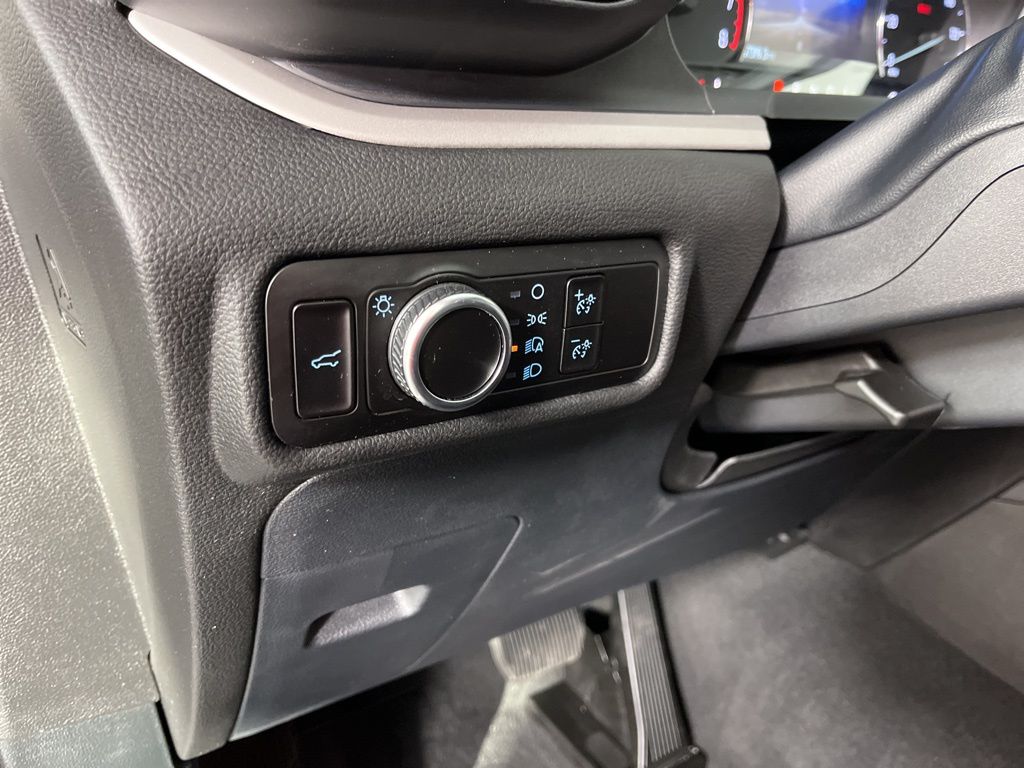 Thumbnail: 2023 Ford Explorer - 28