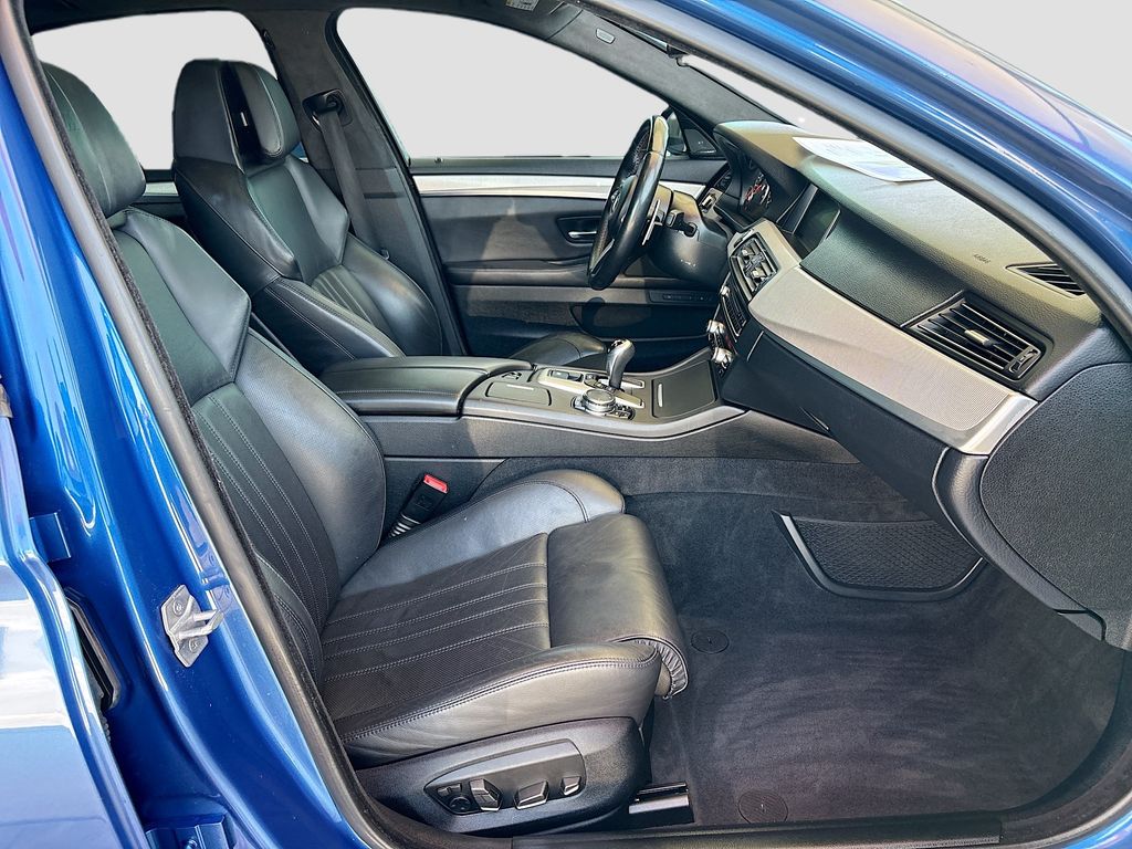 Thumbnail: 2016 BMW M5 - 20