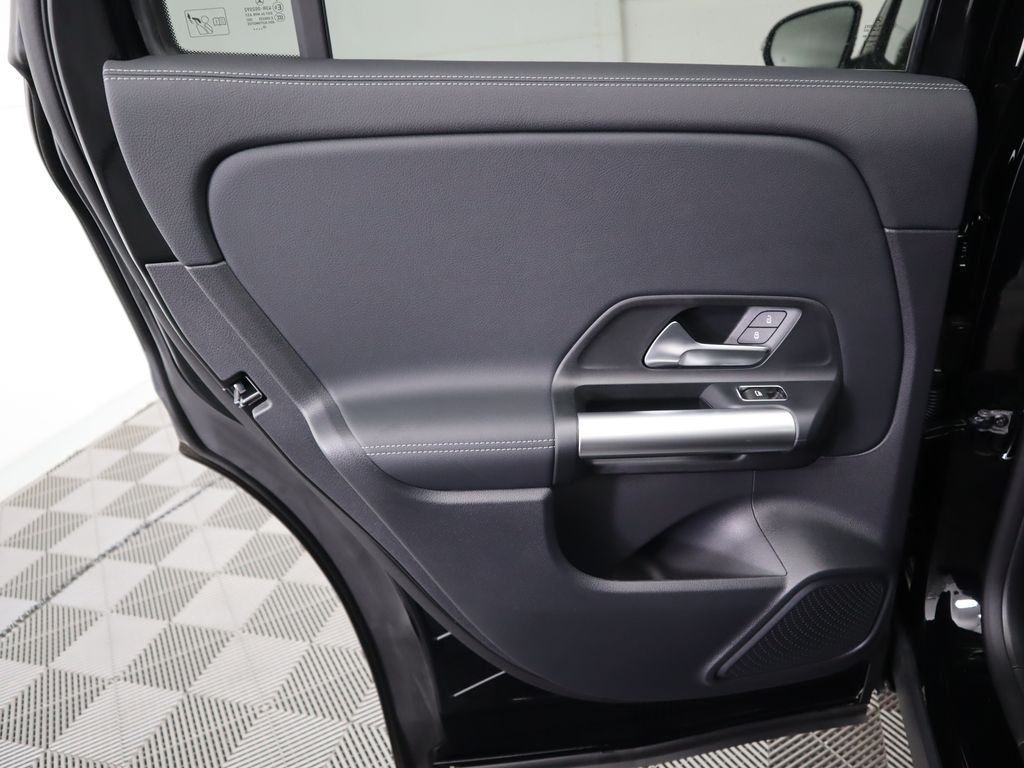 Thumbnail: 2025 Mercedes-Benz GLA - 26